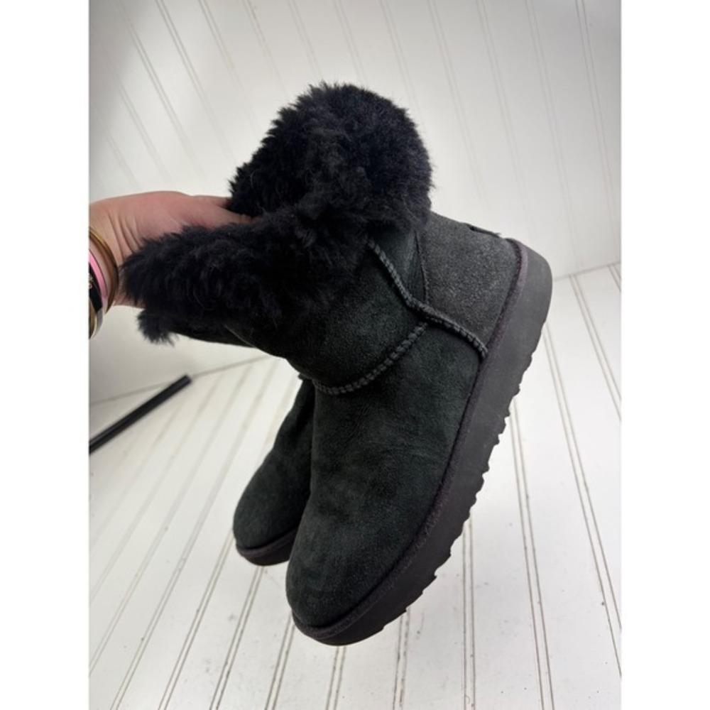 UGG Classic Short II Black Suede Sheepskin Boots Women's Size 6.5 - Picture 5 of 12